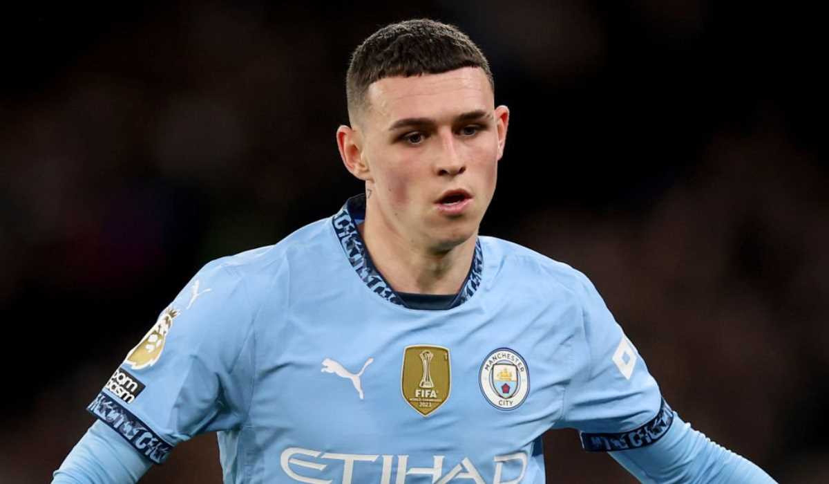 Aksi Phil Foden di pertandingan derby Manchester