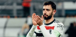 Bruno Fernandes memberi tepuk tangan kepada fans