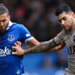 Dominic Calvert-Lewin berduel dengan Cristian Romero