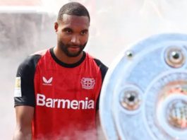 Jonathan Tah usai membawa Bayer Leverkusen juara Bundesliga