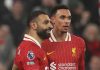 Mohamed Salah dan Trent Alexander-Arnold merayakan gol