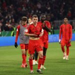 Para pemain Bayern Munchen usai disingkirkan Bayer Leverkusen di DFB Pokal