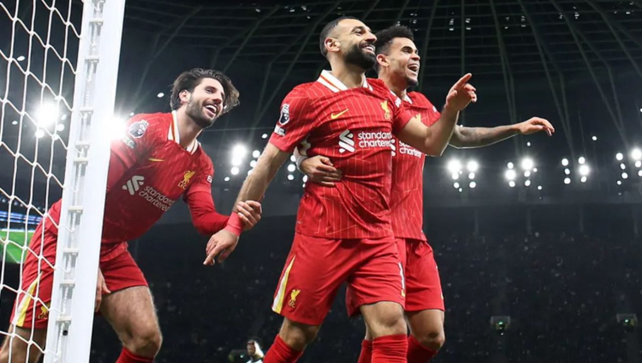 Pemain Liverpool merayakan gol mereka