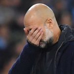 Pep guardiola menutup wajah setelah kekalahan Manchester City