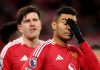 Casemiro terlihat lesu usai kekalahan dari Newcastle United