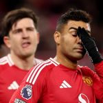 Casemiro terlihat lesu usai kekalahan dari Newcastle United