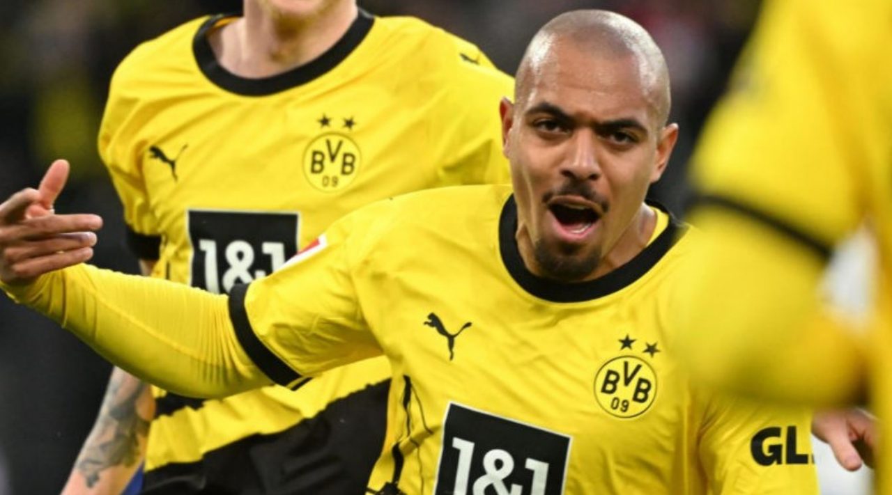 Donyell Malen pemain Borussia Dortmund