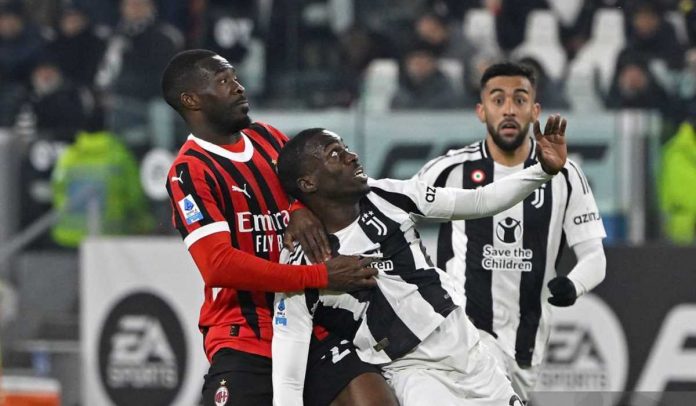 Fikayo tomori mengawal Timothy Weah di laga Juventus vs AC Milan di Serie A