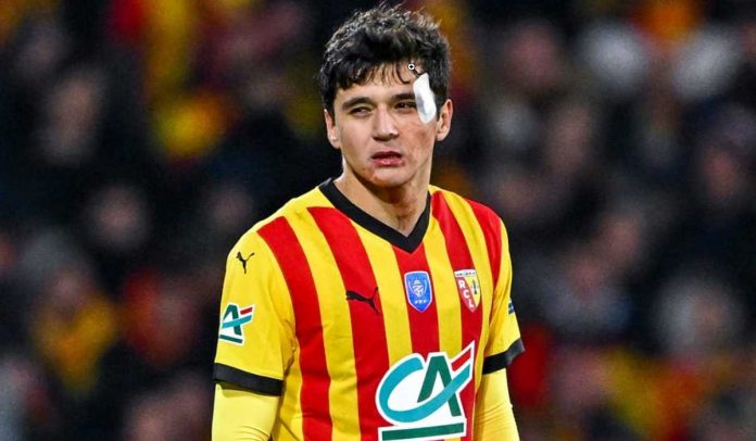 Gestur Abdukodir Khusanov di laga RC Lens vs PSG