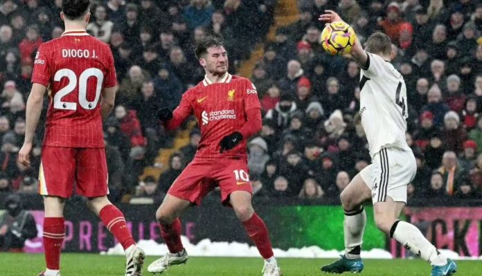 Handball Matthijs De Ligt di pertandingan Liverpool vs Manchester United