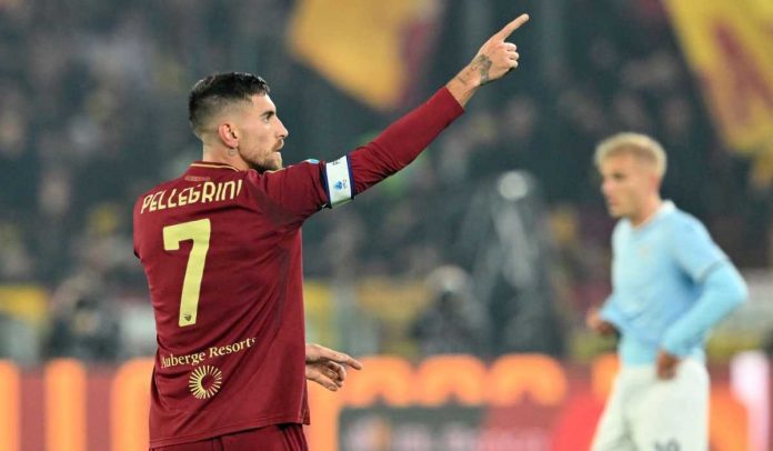 Lorenzo Pellegrini merayakan gol ke gawang Lazio