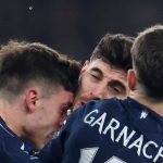 Manuel Ugarte menanduk Kai Havertz di Piala FA antara Manchester United vs Arsenal