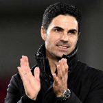 Mikel Arteta memberi penghormatan kepada para fans