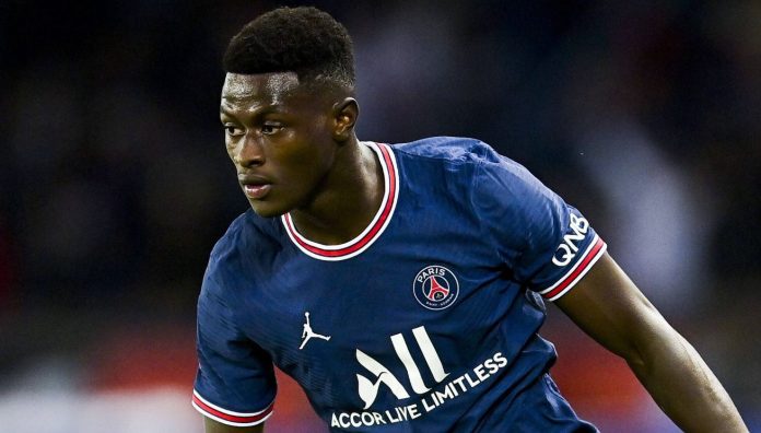 Nuno Mendes wing back PSG dikabarkan siap gabung Man United