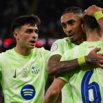 Pablo Gavi merayakan gol bersama Raphinha dan Pedri
