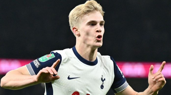 Profil Lucas Bergvall, wonderkid Tottenham Hotspur