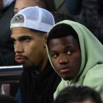 Ronald Araujo dan Ansu Fati duduk di bench