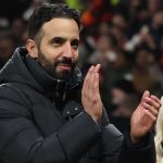 Ruben Amorim memberi tepuk tangan pada fans usai laga Manchester United vs Southampton