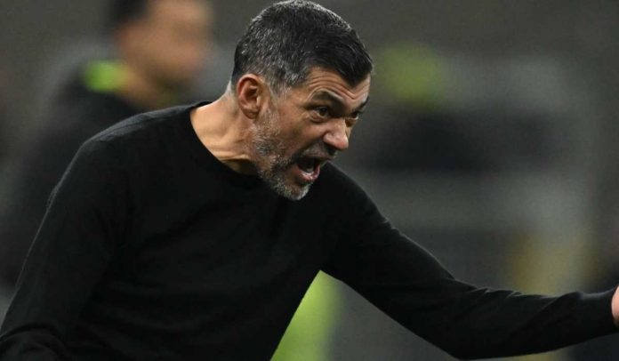 Sergio Conceicao marah saat memberi instruksi pemainnya di laga AC Milan vs Cagliari