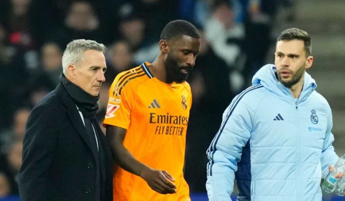 Antonio Rudiger meninggalkan lapangan karena cedera