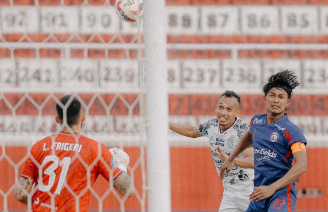 Arema Fc menjamu Bali United di pekan ke-21