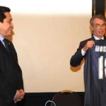 Erick Thohir dan presiden kehormatan Massimo Moratti menghadiri konferensi pers setelah rapat pemegang saham Inter Milan