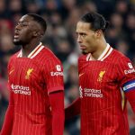 Ibrahima Konate bersama Virgil van Dijk di laga Liverpool vs Tottenham Hotspur