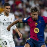 Lamine Yamal dari Barcelona dikawal Dani Ceballos dari Real Madrid