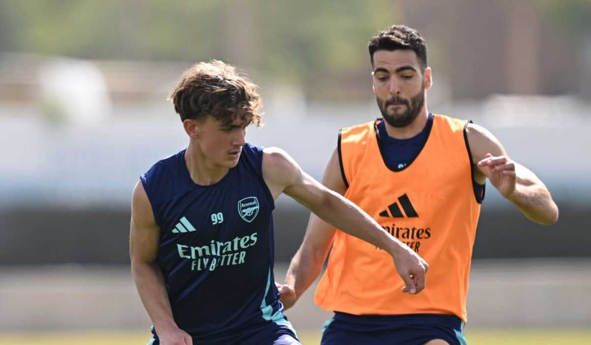 Max Dowman dikawal Mikel Merino di sesi latihan Arsenal