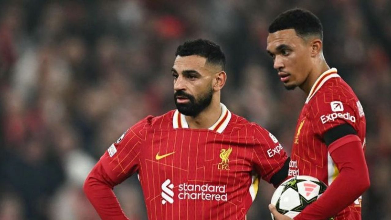 Mohamed Salah dan Trent Alexander-Arnold pemain Liverpool