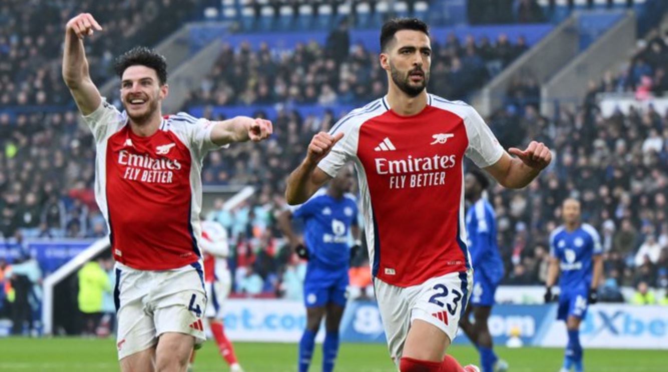 Pemain Arsenal Mikel Merino rayakan golnya ke gawang Leicester City