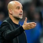 Pep Guardiola memberi instruksi di laga Real Madrid vs Manchester City