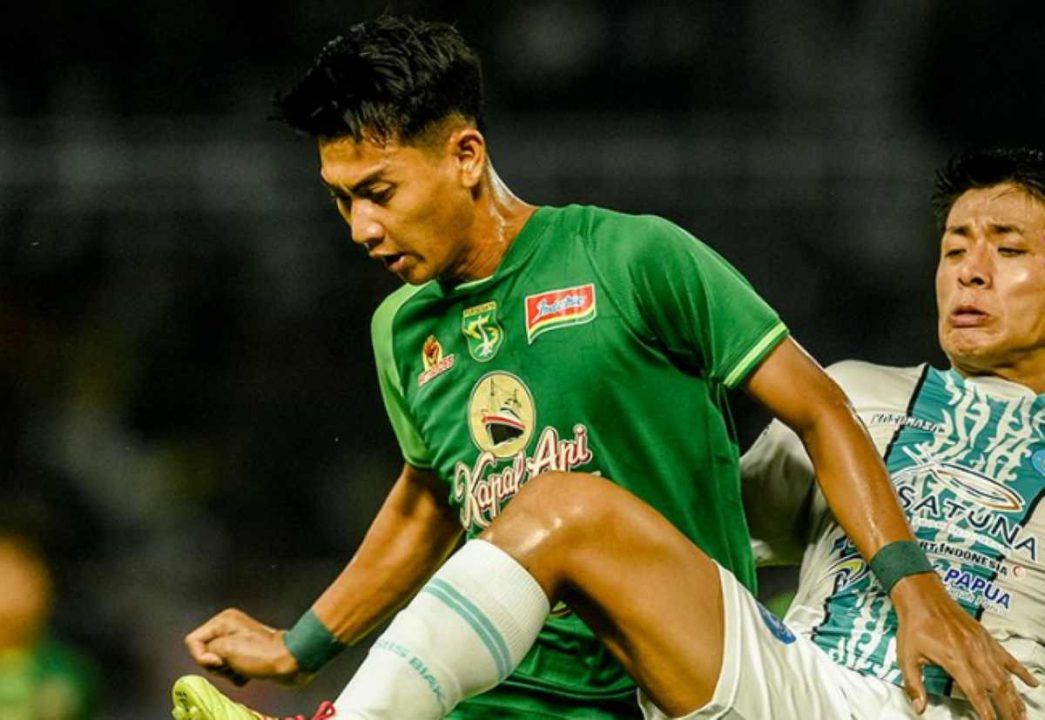 Persebaya Surabaya menjamu PSBS Biak di pekan ke-23 Liga 1