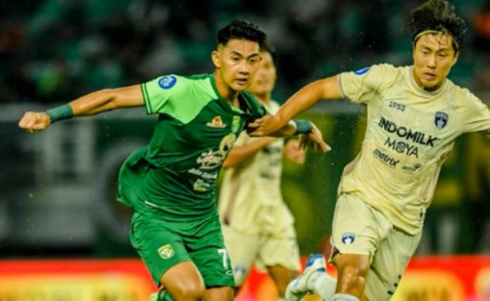 Persebaya Surabaya saat menjamu Persita Tangerang di pekan ke-21