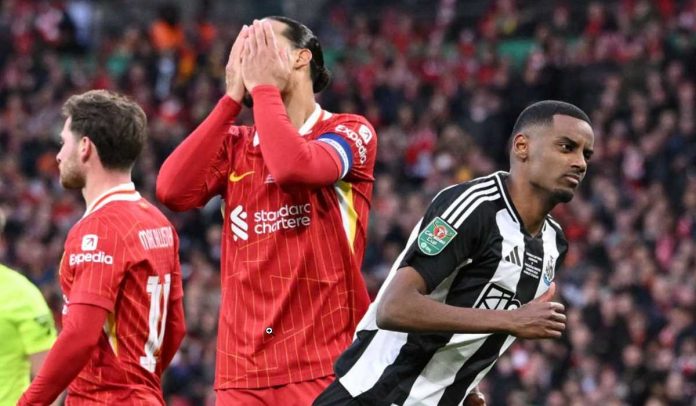 Alexander Isak saat merayakan gol ke gawang Liverpool di final Piala Liga