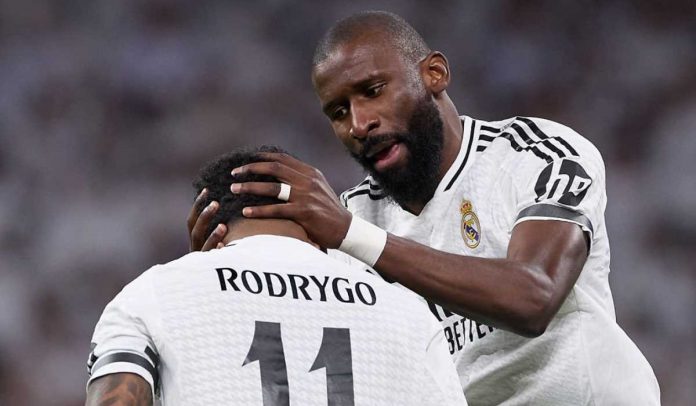 Antonio Rudiger merayakan gol Rodrygo Goes untuk Real Madrid