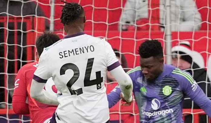 Antoine Semenyo mencetak gol ke gawang Manchester United