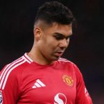 Casemiro berjalan keluar di laga Manchester United vs Ipswich Town