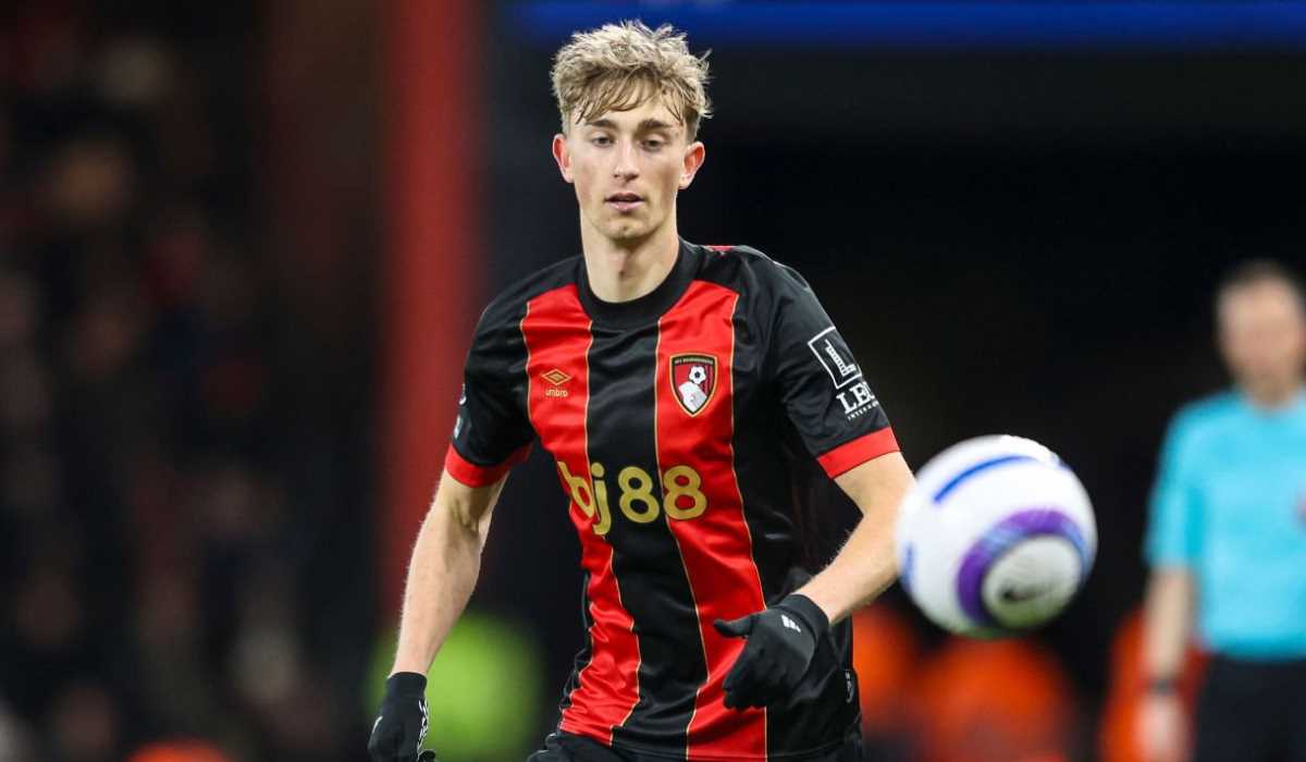 Dean Huijsen di laga Bournemouth v Brentford