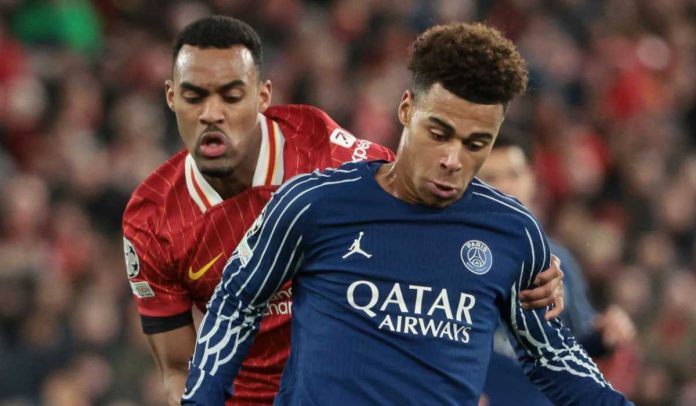 Desire Doue dikawal Ryan Gravenberch dalam pertemuan Liverpool vs PSG di Liga Champions