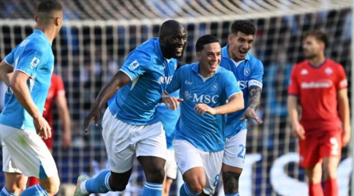 Hasil Napoli vs Fiorentina skor akhir 2-1 - Serie A