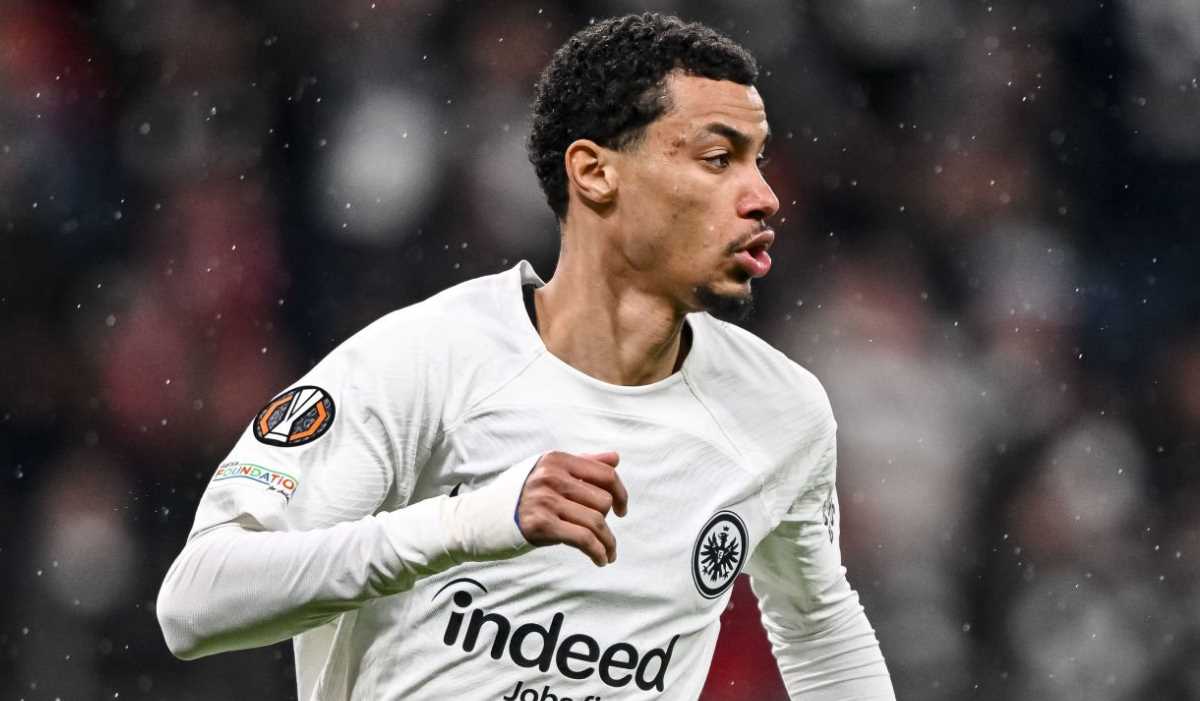 Hugo Ekitike di laga Eintracht Frankfurt v Ajax