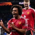 Joshua Zirkzee rayakan golnya ke gawang real Sociedad