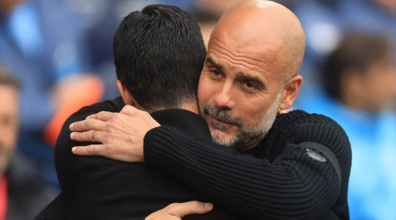 Mikel Arteta dan pelatih Manchester City Pep Guardiola