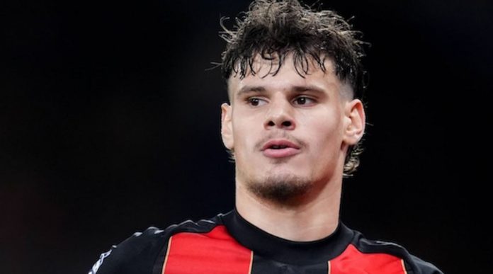 Milos Kerkez pemain Bournemouth