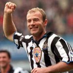 Alan Shearer saat merayakan gol untuk Newcastle United