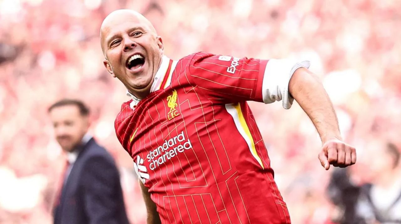 Arne Slot manajer Liverpool