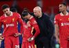 Arne Slot menenangkan Darwin Nunez usai kekalahan Liverpool dari PSG