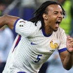 Barcelona Cari Pembantu Jules Kounde