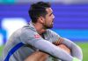 Diogo Costa terduduk usai kebobolan di laga FC Porto vs Benfica